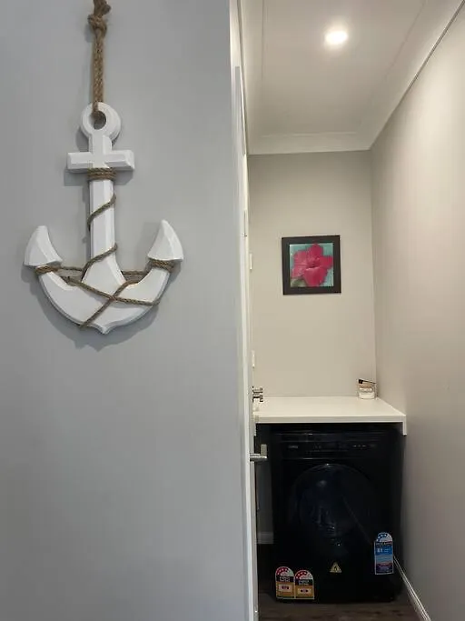 Private, Modern 2 Bedroom Apartment Thornlands
