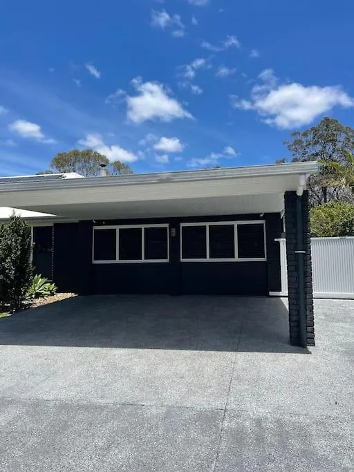 Private, Modern 2 Bedroom Apartment Thornlands 0*,