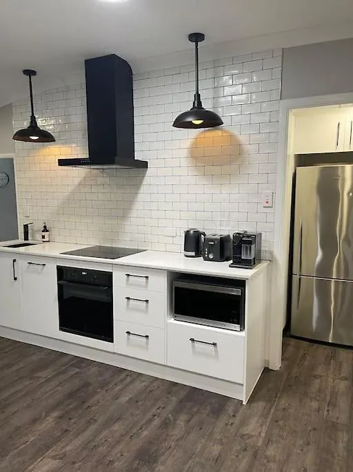 Private, Modern 2 Bedroom Apartment Thornlands Australia